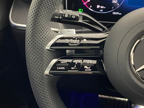 Used 2026 Mercedes-Benz GLC 300 4MATIC image 17