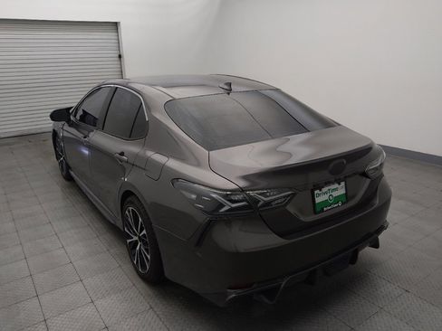 Used 2020 Toyota Camry SE w/ Convenience Package FWD image 5
