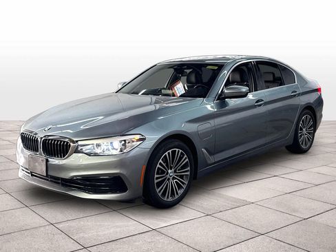 Used 2019 BMW 530e RWD image 1
