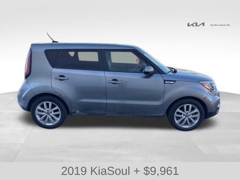 Used 2019 Kia Soul + image 9