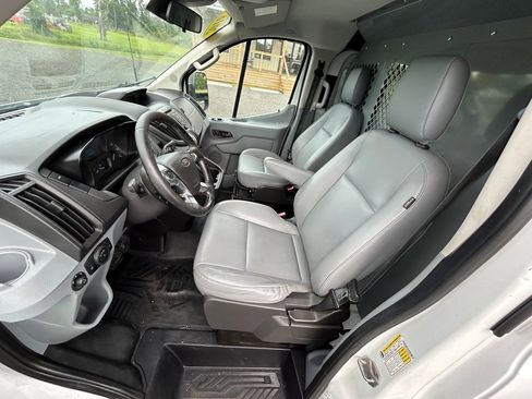 Used 2016 Ford Transit 250 130 Low Roof image 15