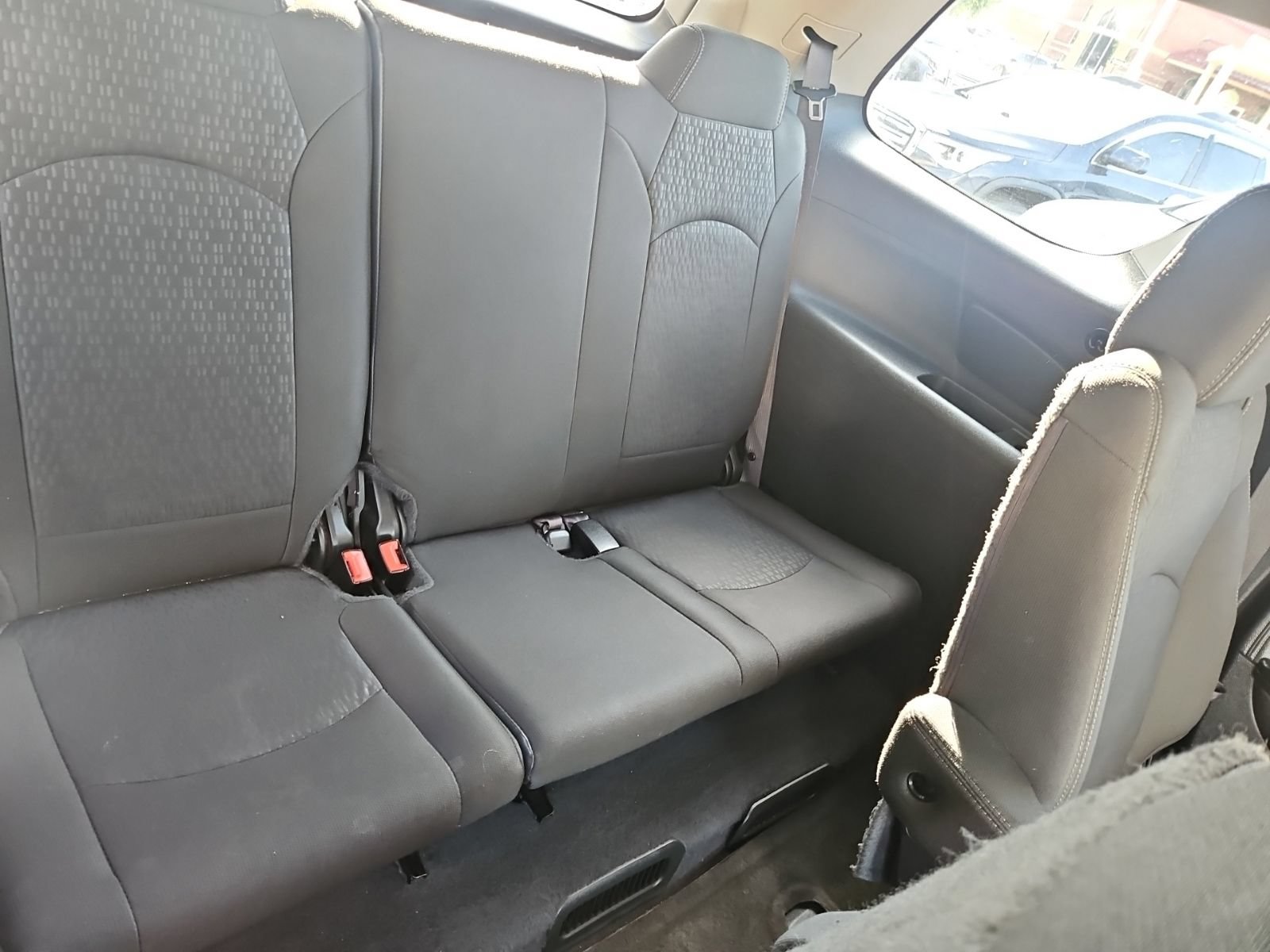 Used 2015 GMC Acadia SLE FWD image 19