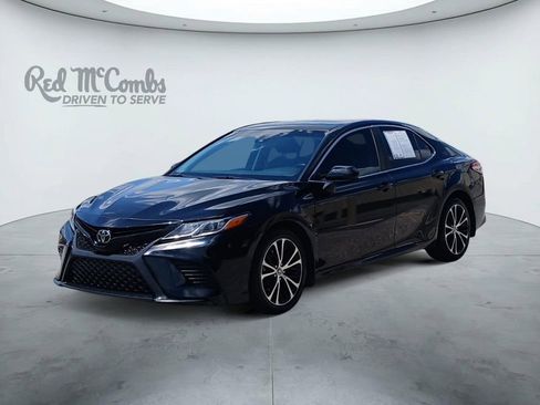 Used 2020 Toyota Camry SE FWD image 1