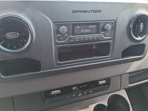 Used 2025 Mercedes-Benz Sprinter 2500 image 25