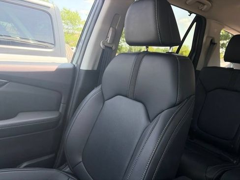 Used 2023 Honda Pilot Touring image 11