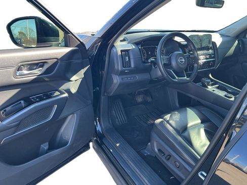 Used 2023 Nissan Pathfinder SL w/ SL Premium Package image 10