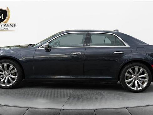 Used 2017 Chrysler 300 C w/ Safetytec Plus Group RWD image 2