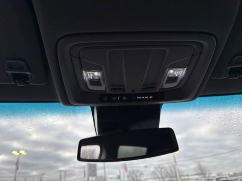 Used 2023 GMC Sierra 1500 SLT image 15