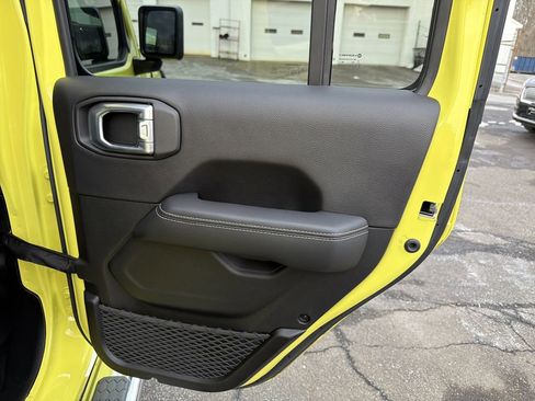 Used 2023 Jeep Wrangler Unlimited Sahara w/ Cold Weather Group image 17