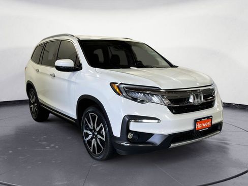Used 2020 Honda Pilot Touring image 1