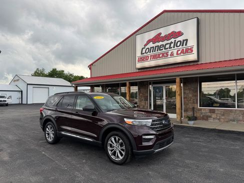 Used 2023 Ford Explorer XLT w/ Equipment Group 202A AWD/4WD image 1