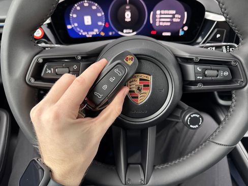 New 2025 Porsche Macan 4S Electric AWD/4WD image 25