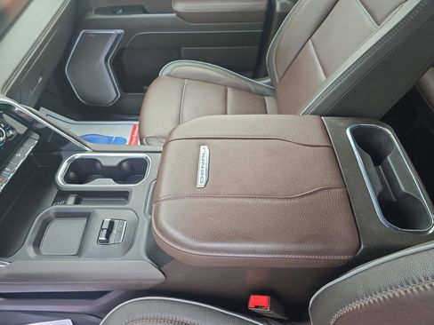 Used 2025 GMC Sierra 3500 Denali w/ Denali Reserve Package AWD/4WD image 6