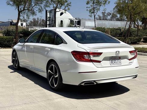 Used 2018 Honda Accord Sport image 5