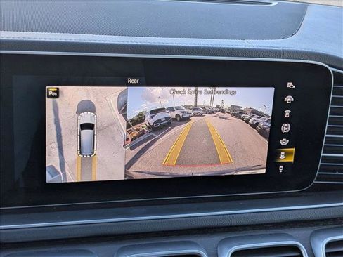 Used 2022 Mercedes-Benz GLS 450 4MATIC image 13