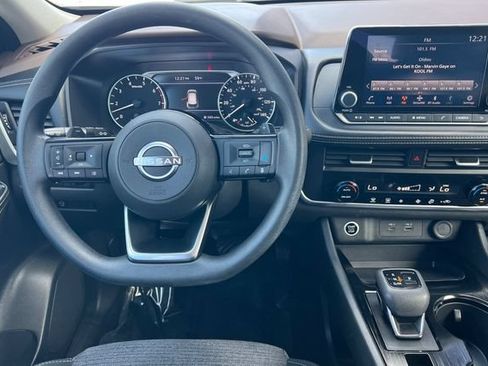 Used 2023 Nissan Rogue SV AWD/4WD image 11
