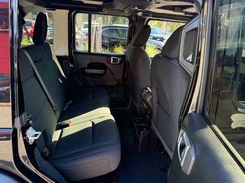 Used 2020 Jeep Wrangler Unlimited Willys image 13