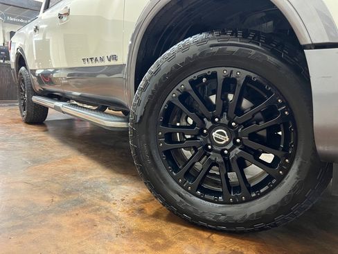 Used 2020 Nissan Titan Platinum Reserve image 44