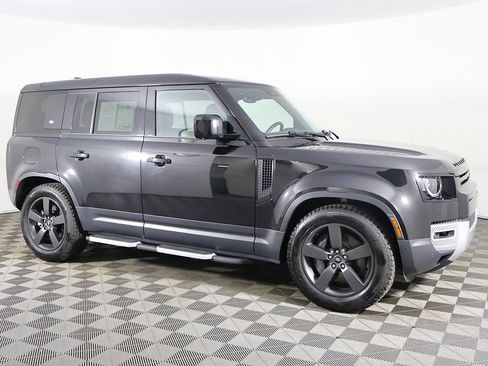 Used 2024 Land Rover Defender 110 SE image 20