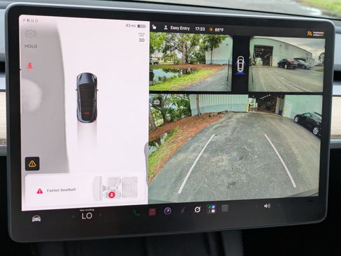 Used 2024 Tesla Model Y Long Range AWD/4WD image 21