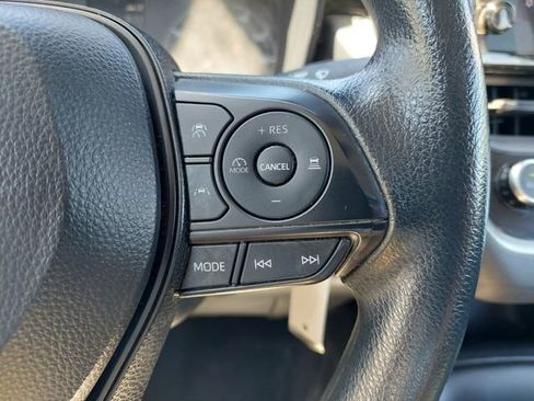 Used 2024 Toyota Corolla LE image 31