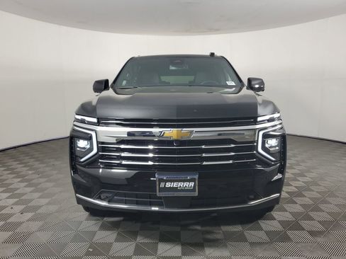 New 2026 Chevrolet Suburban LT image 9