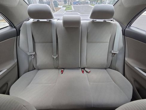 Used 2010 Toyota Corolla image 28