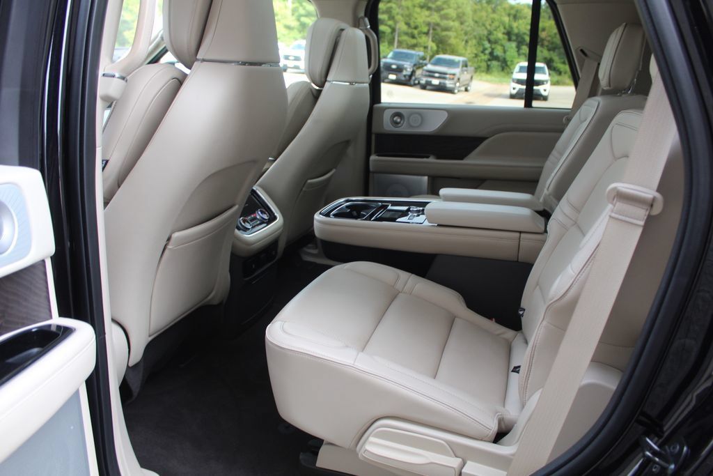 Used 2019 Lincoln Navigator Reserve w/ Cargo Package AWD/4WD image 34