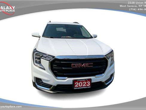 Used 2023 GMC Terrain SLE w/ Driver Convenience Package AWD/4WD image 3