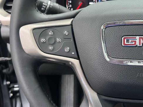 Used 2021 GMC Acadia Denali w/ Denali Ultimate Package AWD/4WD image 23