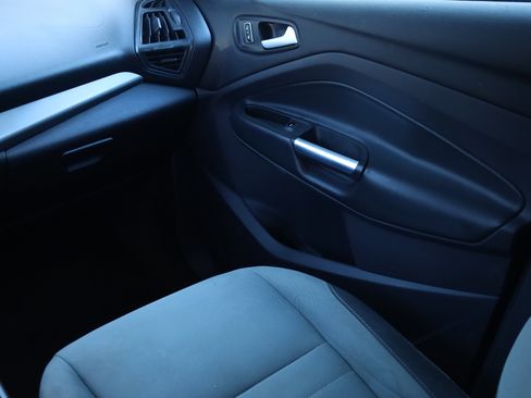 Used 2015 Ford Escape SE image 31