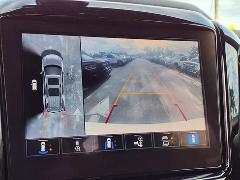 Used 2023 Chevrolet Traverse RS image 26