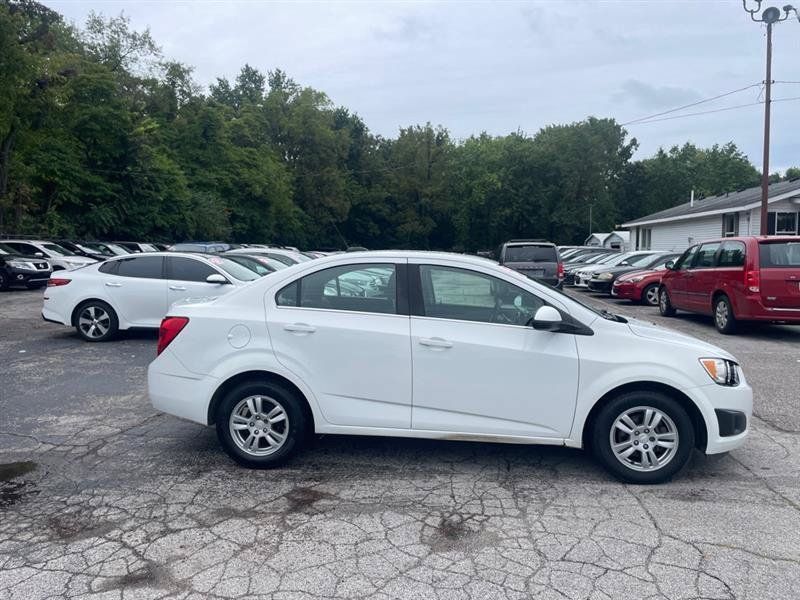 Used 2015 Chevrolet Sonic LT FWD image 4