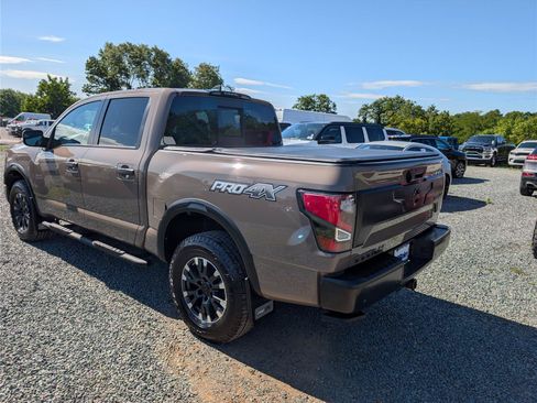 Used 2022 Nissan Titan PRO-4X w/ Pro-4x Convenience Package AWD/4WD image 3