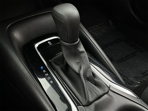 Used 2024 Toyota Corolla LE image 18