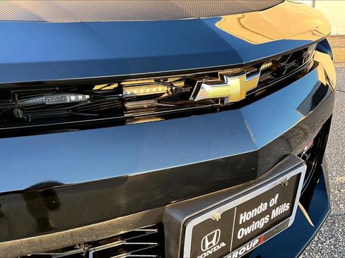 Used 2018 Chevrolet Camaro SS image 27