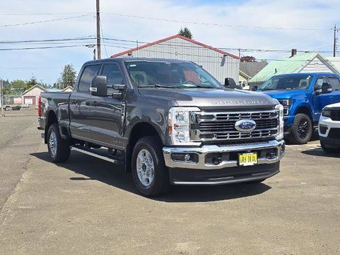 Certified 2025 Ford F250 XLT AWD/4WD image 2