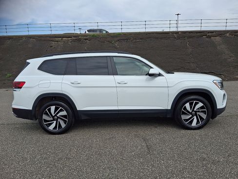 Used 2025 Volkswagen Atlas SE image 7