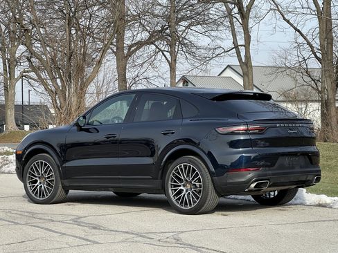 Certified 2022 Porsche Cayenne Coupe image 3