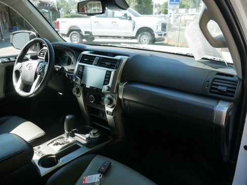 Used 2022 Toyota 4Runner SR5 Premium w/ Moonroof Package image 30