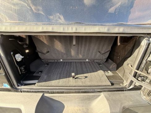 Used 2023 Jeep Wrangler Sport S image 18