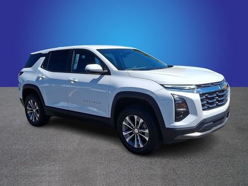 Used 2026 Chevrolet Equinox LT FWD image 2