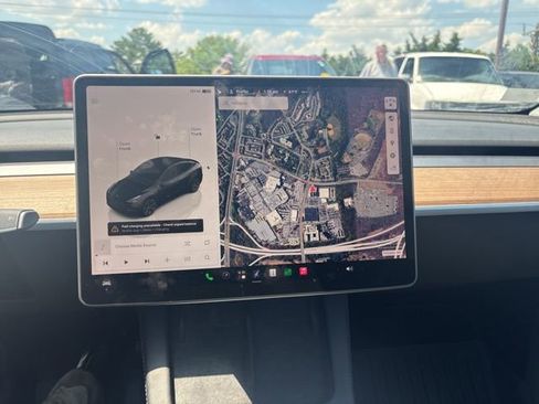 Used 2025 Tesla Model Y Long Range AWD/4WD image 6
