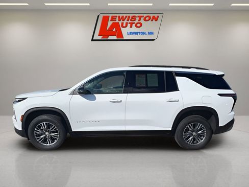 Used 2025 Chevrolet Traverse LT image 5