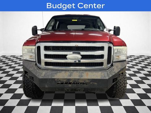 Used 2005 Ford Excursion XLS image 3