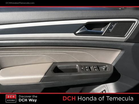 Used 2022 Volkswagen Atlas SEL R-Line AWD/4WD image 16