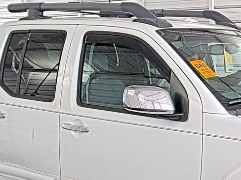 Used 2012 Nissan Frontier SL RWD image 10