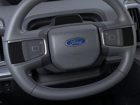 New 2025 Ford Expedition Active image 12