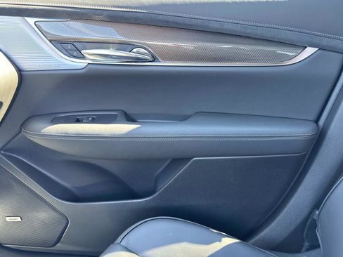 New 2025 Cadillac XT6 Premium Luxury w/ Platinum Package FWD image 27