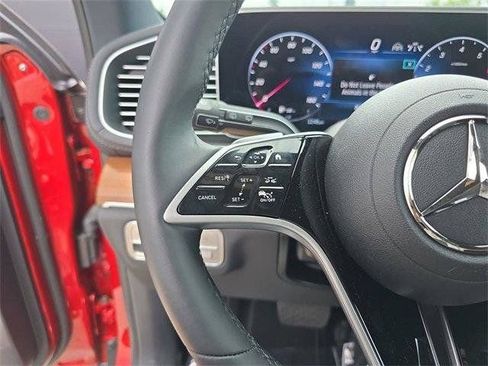 Used 2025 Mercedes-Benz GLS 450 4MATIC image 37